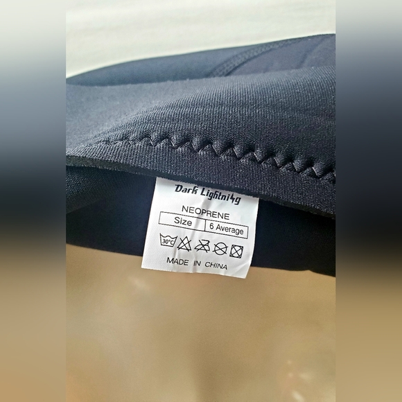 Dark Lightning Wetsuit Neoprene Full Body Black Women's Size 6 - Picture 3 of 3